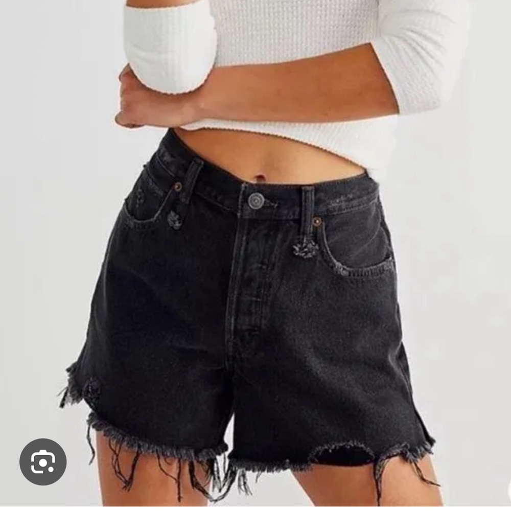 Free People Makai Cutoff Short in Washed Black size 25